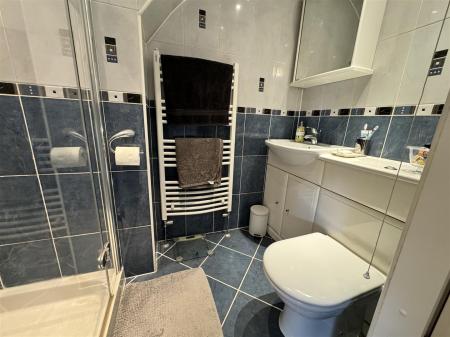 EN SUITE SHOWER/WC