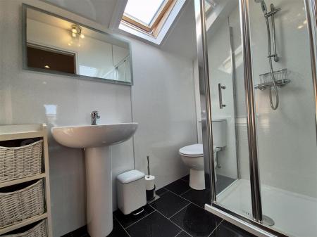 EN SUITE SHOWER/WC