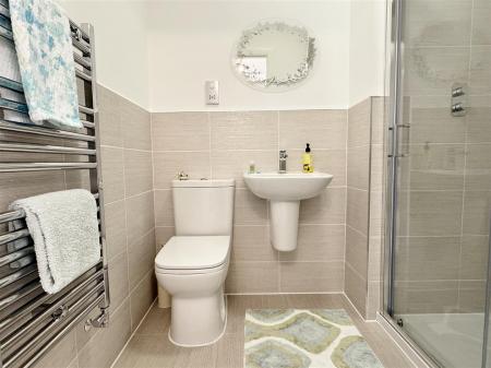 EN SUITE SHOWER/WC