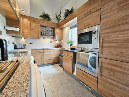 OPEN PLAN KITCHEN