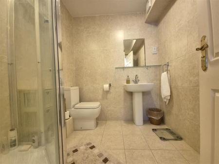 EN SUITE SHOWER/WC