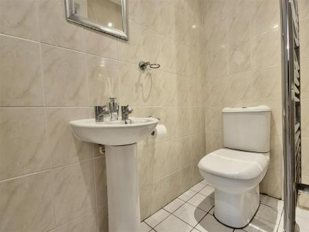 EN SUITE SHOWER/WC