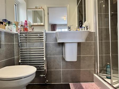 EN SUITE SHOWER/WC