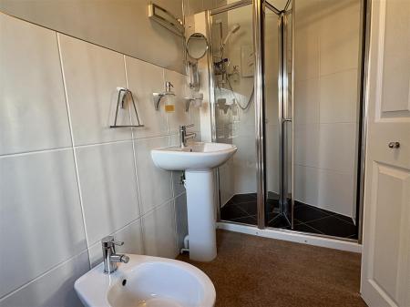 EN SUITE SHOWER/WC