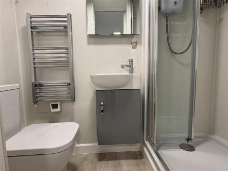 SHOWER ROOM/WC