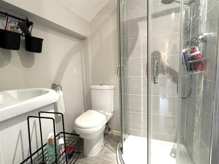 EN SUITE SHOWER/WC