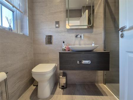 EN SUITE SHOWER/WC