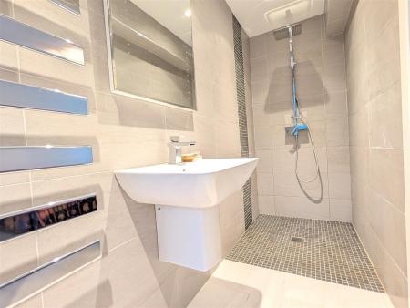 EN SUITE WET ROOM/WC