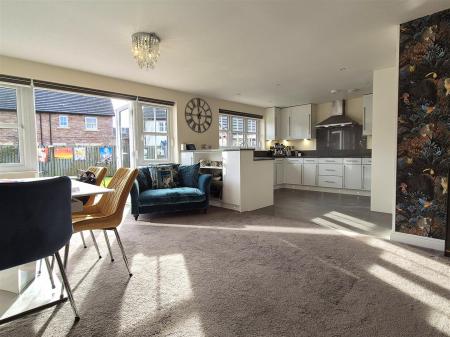 OPEN PLAN LIVING/DINING KITCHEN