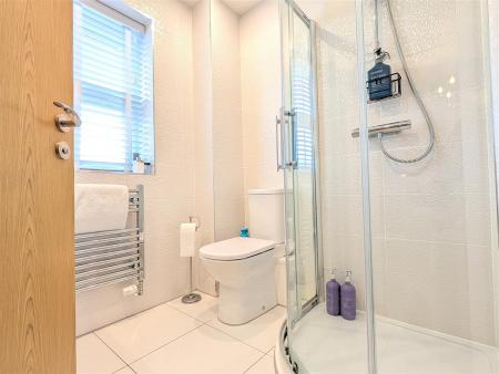 EN SUITE SHOWER/WC