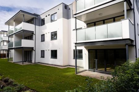 EXTERIOR COMMUNAL AREAS