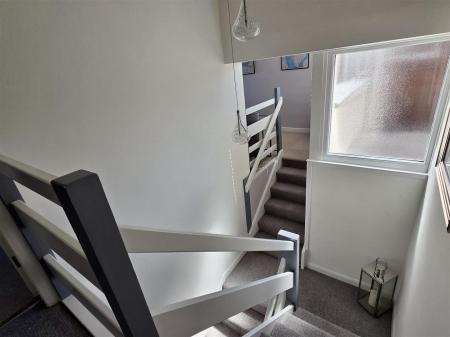 FIRST FLOOR LANDING