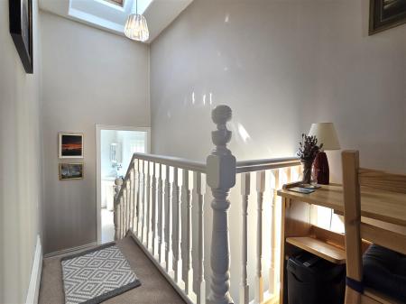 FIRST FLOOR LANDING