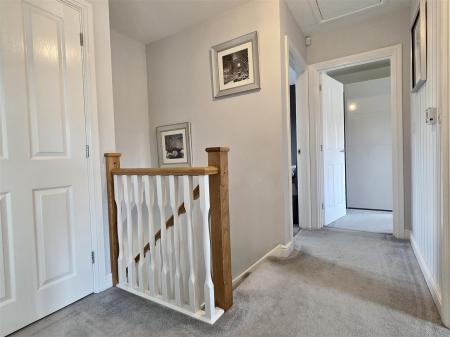 FIRST FLOOR LANDING