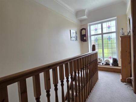 FIRST FLOOR LANDING