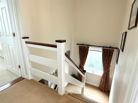 FIRST FLOOR LANDING