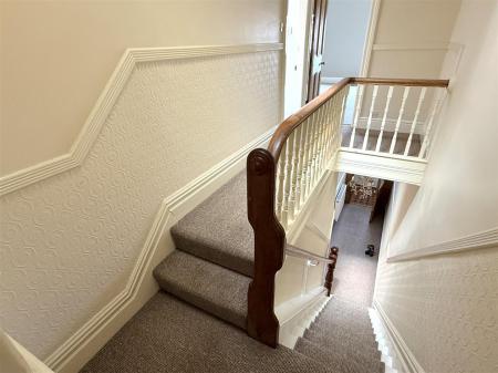 FIRST FLOOR LANDING