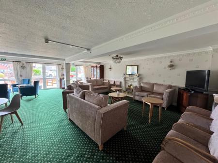RESIDENTS LOUNGE