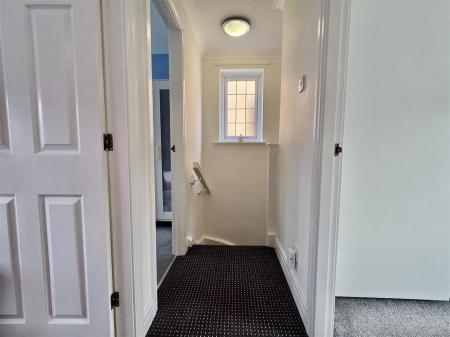 FIRST FLOOR LANDING