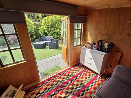 SUMMER HOUSE