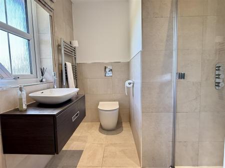 EN SUITE SHOWER/WC