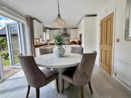 OPEN PLAN DINING KITCHEN