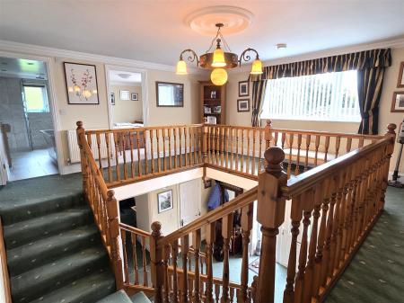 FIRST FLOOR LANDING