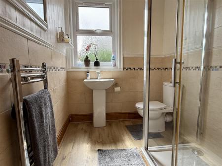 SHOWER ROOM/WC