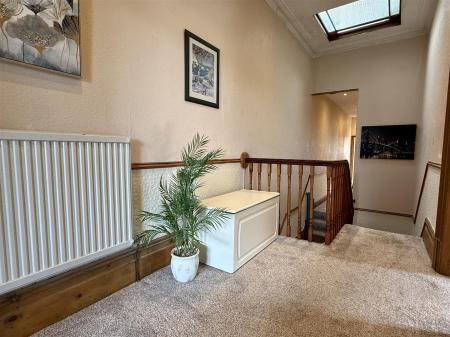 FIRST FLOOR LANDING