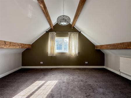 DOUBLE BEDROOM