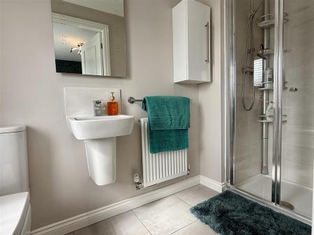 EN SUITE SHOWER/WC