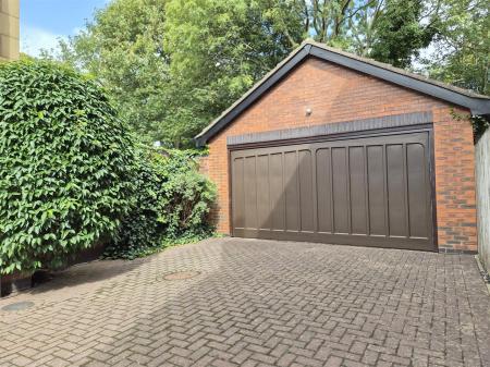 DOUBLE GARAGE