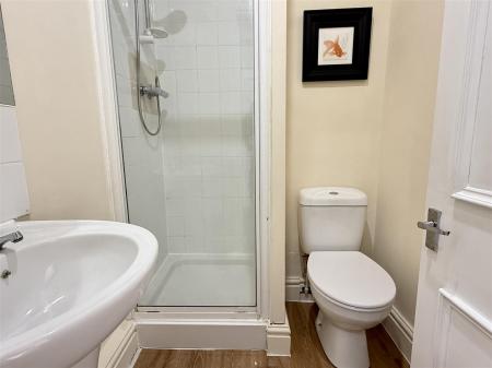 SHOWER ROOM/WC