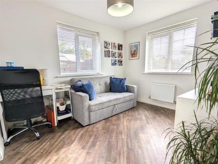 FAMILY SNUG/PLAY ROOM