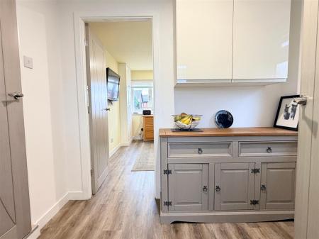 INNER HALL/CLOAKROOM