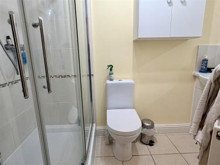 SHOWER ROOM/WC