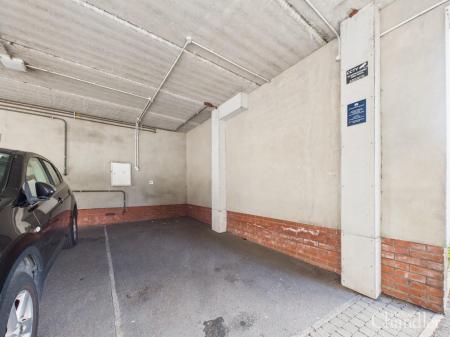 CAM02289G0-PR0377-STILL007.jpg