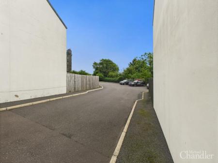 CAM02289G0-PR0359-STILL020.jpg
