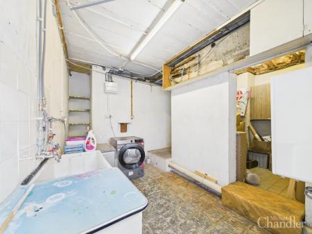 CAM01479G0-PR0446-STILL007.jpg