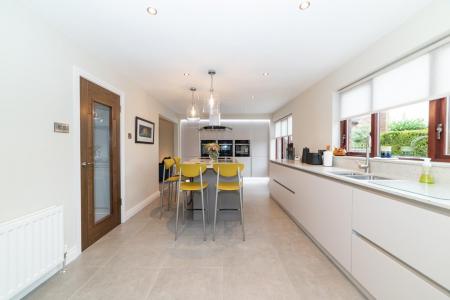 Lindsay Fyfe 6 Glencroft Avenue-31.jpg