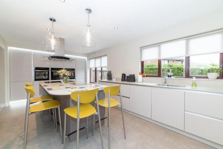 Lindsay Fyfe 6 Glencroft Avenue-33.jpg
