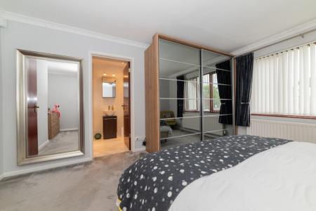 Lindsay Fyfe 6 Glencroft Avenue-21.jpg