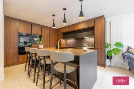 Finished Media - 6 Glen Road-39.jpg