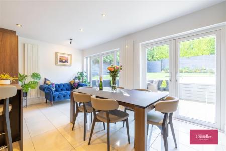 Finished Media - 6 Glen Road-37.jpg