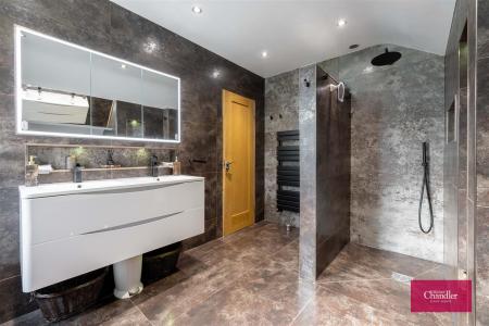 Finished Media - 6 Glen Road-131.jpg
