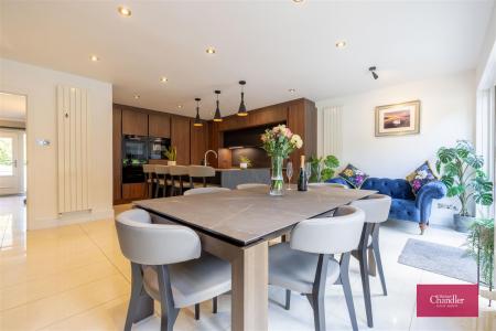 Finished Media - 6 Glen Road-65.jpg