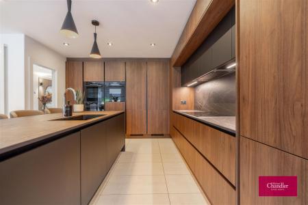 Finished Media - 6 Glen Road-40.jpg