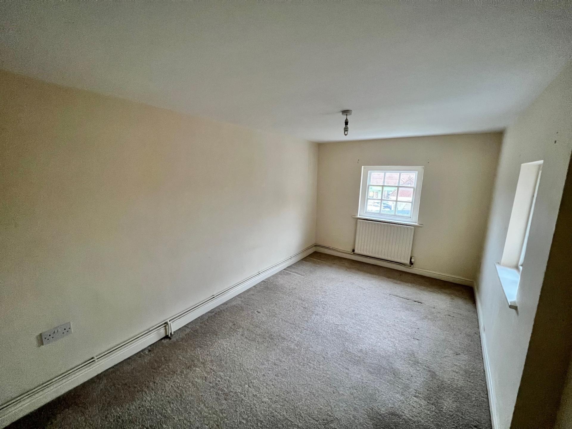 2 bedroom End of Terrace House for sale in LOUTH