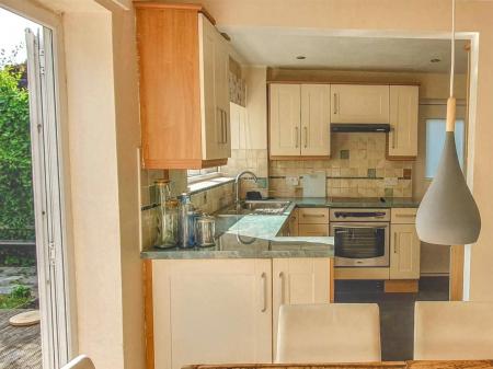 5 kitchen 1.jpg