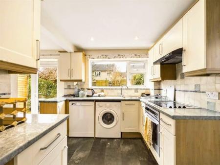 15 kitchen 2.jpeg
